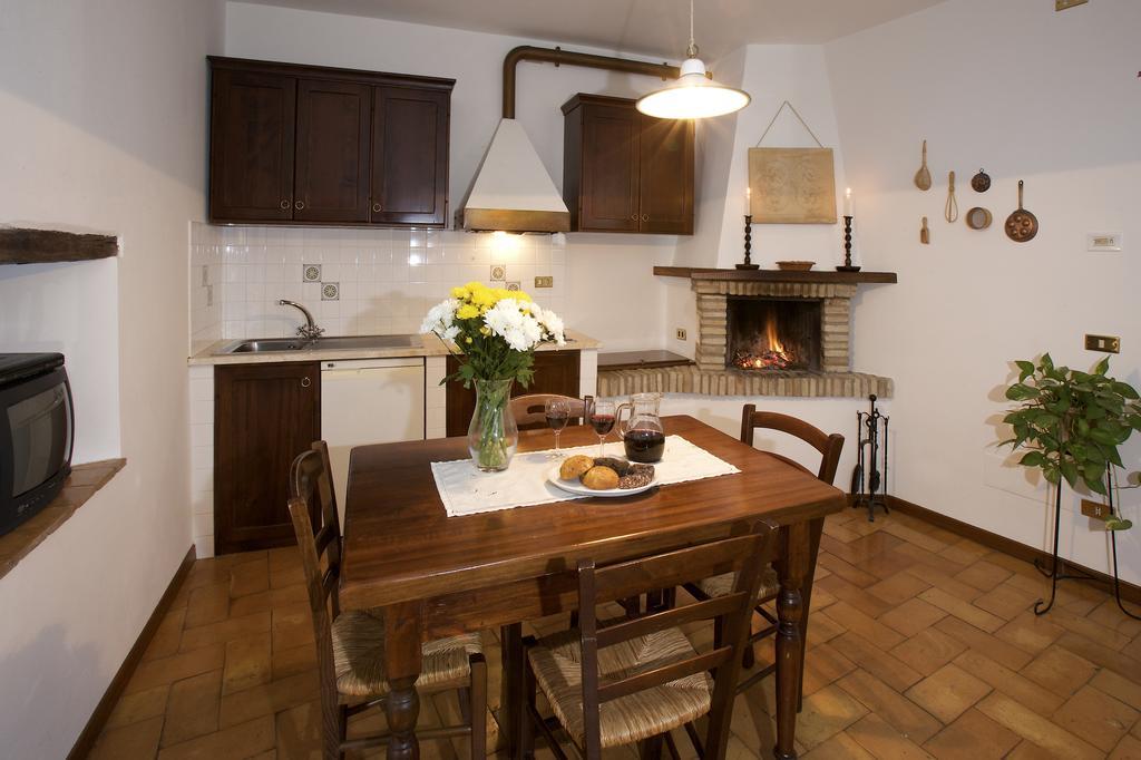 Brigolante Guest Apartments Assisi Phòng bức ảnh